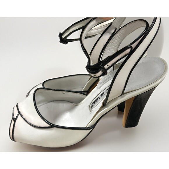 Manolo Blahnik White Black Petal Open Toe Block Heel Pumps Italy Size 5.5 - Picture 1 of 10